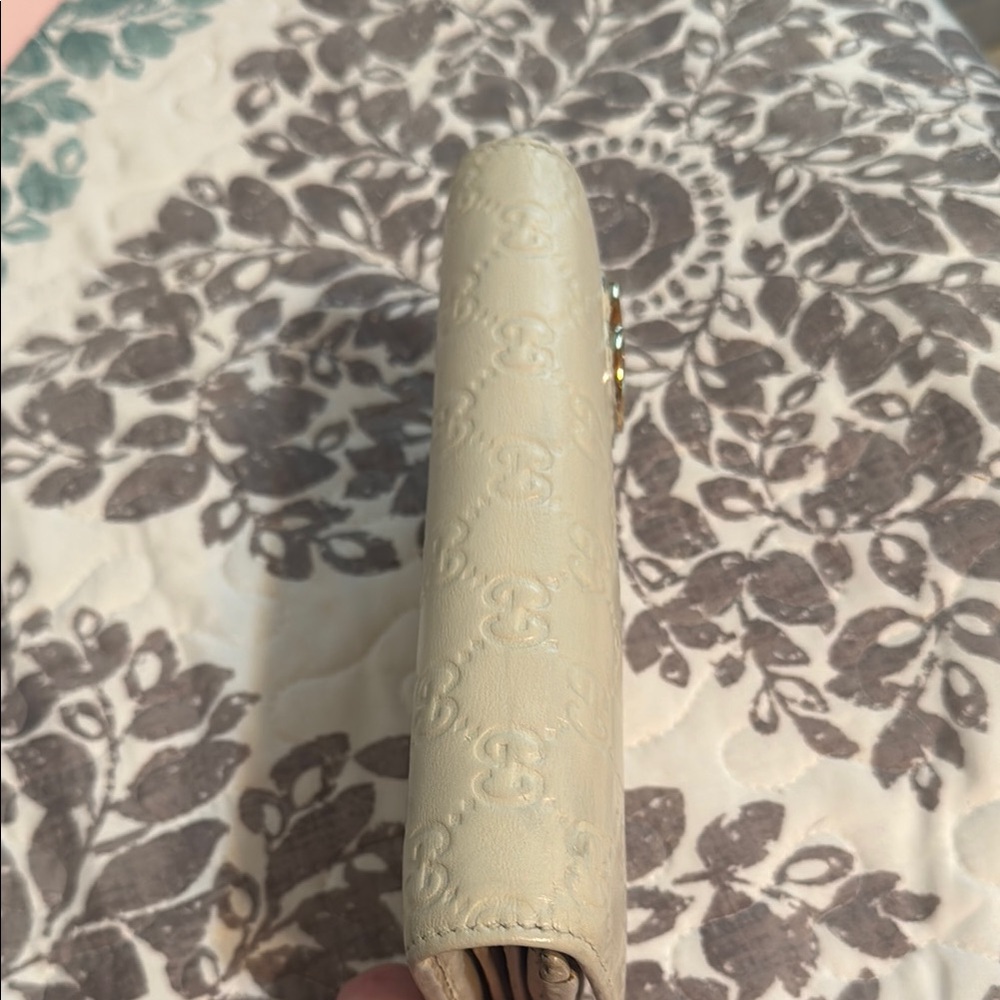 Gucci Guccissima Cream Leather Wallet with Gold GG Accent - Picture 7 of 10